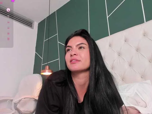 Live sex webcam photo for VeronicaLanz #290938284