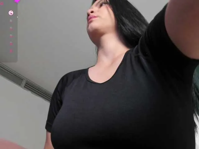 Live sex webcam photo for VeronicaLanz #290970883