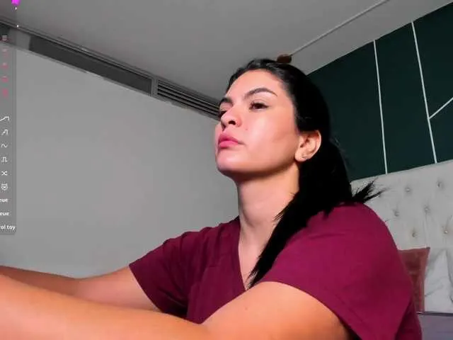 Live sex webcam photo for VeronicaLanz #291237902