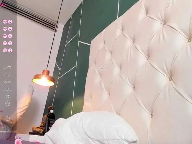 Live sex webcam photo for VeronicaLanz #291320534