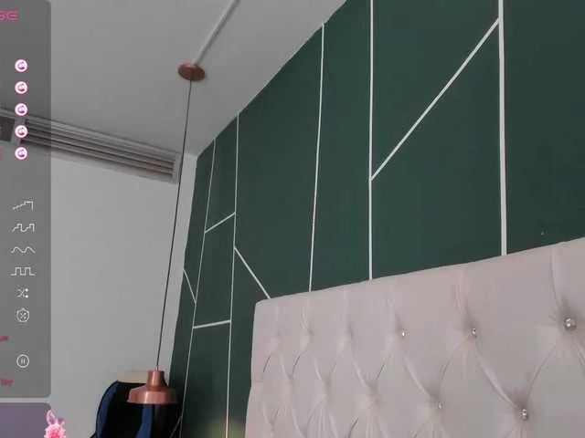 Live sex webcam photo for VeronicaLanz #291543980