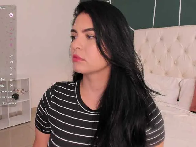 Live sex webcam photo for VeronicaLanz #292161615
