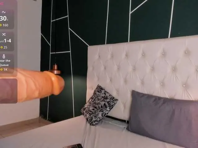 Live sex webcam photo for VeronicaLanz #292461949