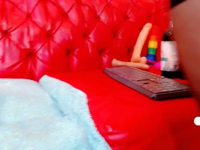 Live sex webcam photo for VeronicaRyan #288026110