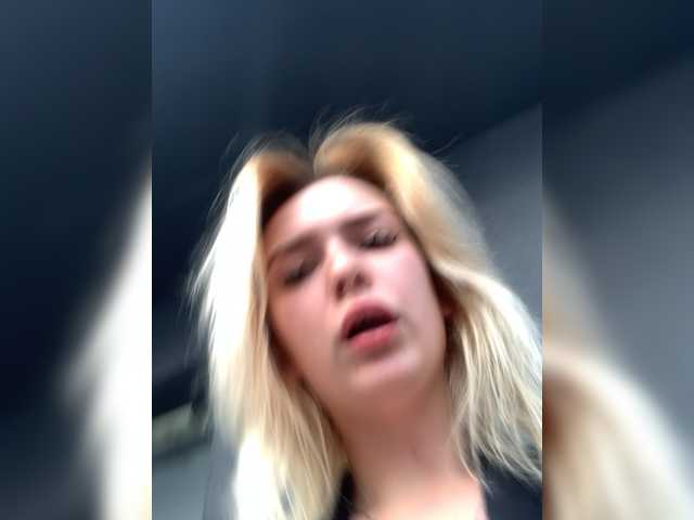 Live sex webcam photo for Veronikkkkka #275501764