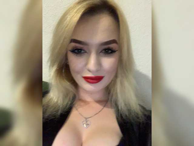 Live sex webcam photo for Veronikkkkka #275610075