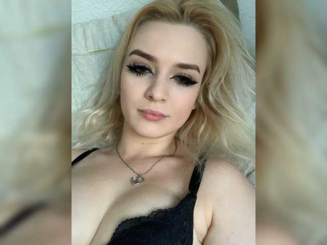 Live sex webcam photo for Veronikkkkka #275723199