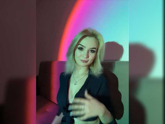 Live sex webcam photo for Veronikkkkka #276811940