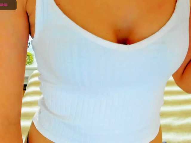 Live sex webcam photo for VerraSweet4U #273159450