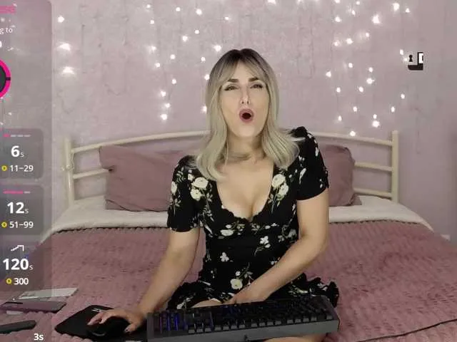 Live sex webcam photo for Versavia #291361681