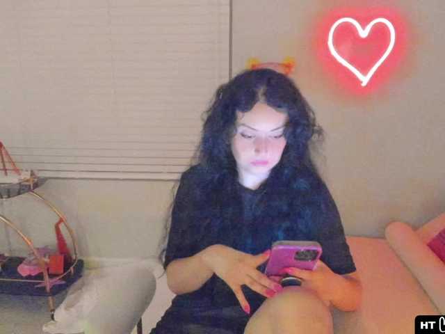 Live sex webcam photo for Vesabb #276217643