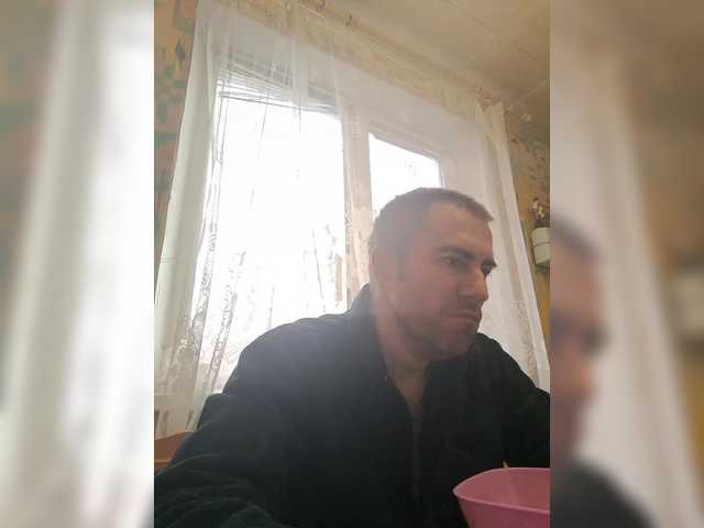 Live sex webcam photo for Vetalll777 #292340441