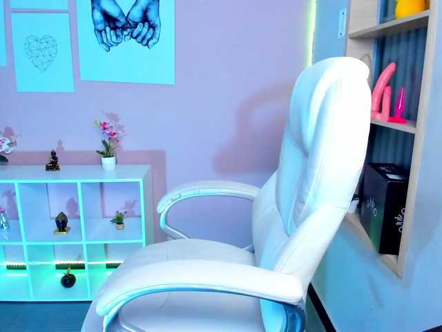 Live sex webcam photo for Viannca #273508561