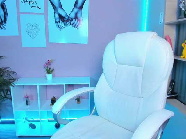 Live sex webcam photo for Viannca #274396807