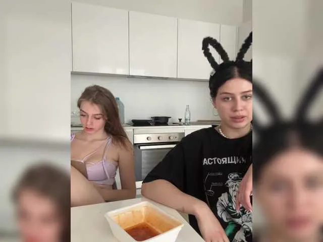 Live sex webcam photo for VibroMashulkaDashulka #287007419
