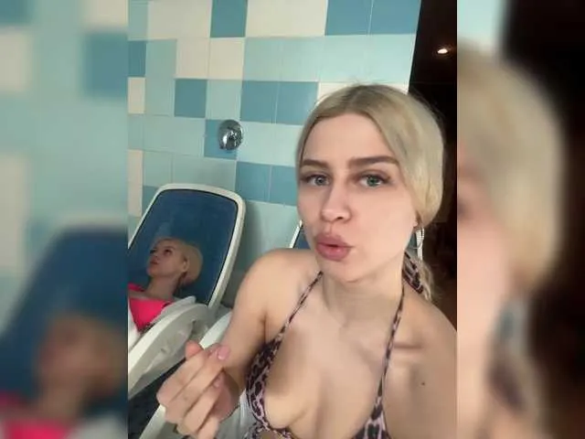 Live sex webcam photo for VibroMashulkaDashulka #290737643