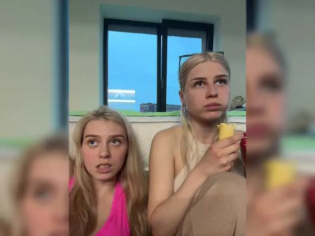 Live sex webcam photo for VibroMashulkaDashulka #291147418