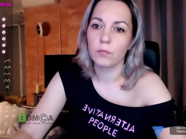 Live sex webcam photo for VickiSecret #272196812
