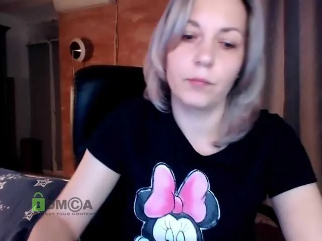 Live sex webcam photo for VickiSecret #272545495