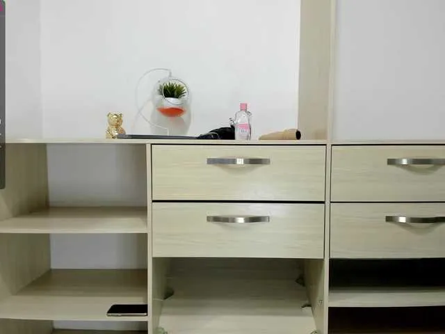 Live sex webcam photo for Vicky-hottie #273241239