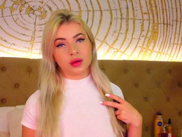 Live sex webcam photo for VickyBells #276395722