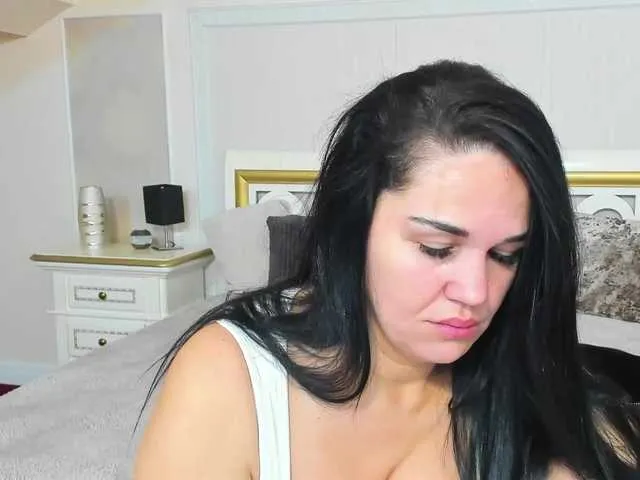Live sex webcam photo for VickyDivine #276822358
