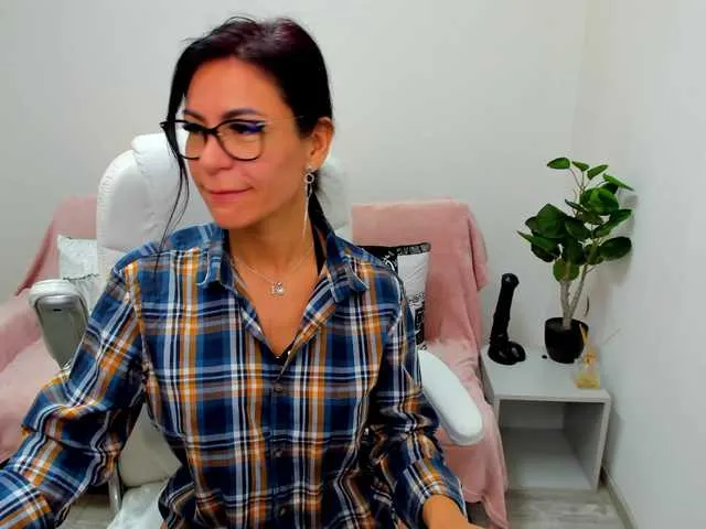 Live sex webcam photo for VickyIvy #290471623
