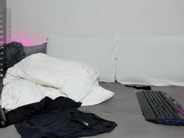 Live sex webcam photo for VickyLouna #290484808