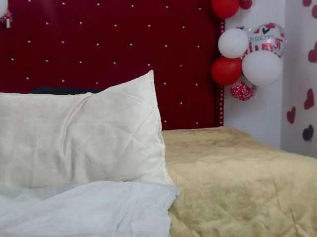 Live sex webcam photo for VickyMendoza #274184802