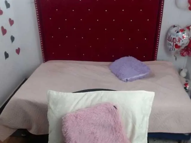 Live sex webcam photo for VickyMendoza #274370485