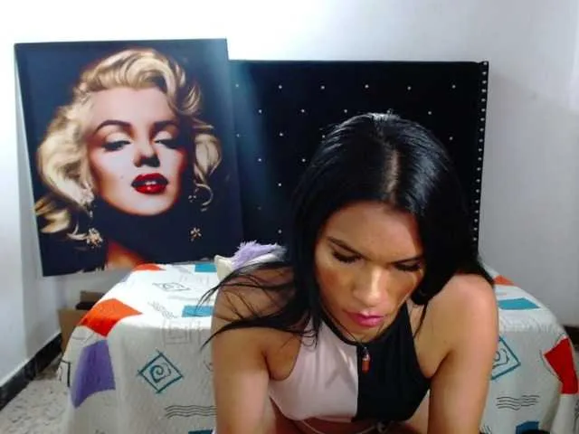 Live sex webcam photo for VickyMendoza #274433118