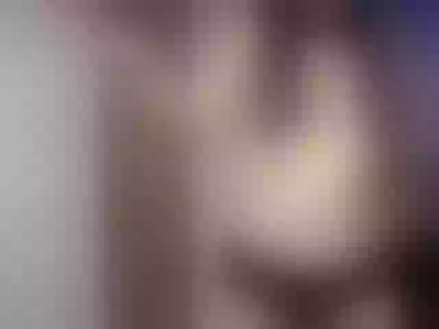 Live sex webcam photo for Vickyjuicy2 #272365195