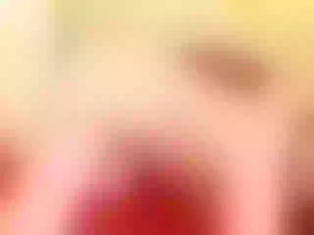 Live sex webcam photo for VickyyMoore #273776700