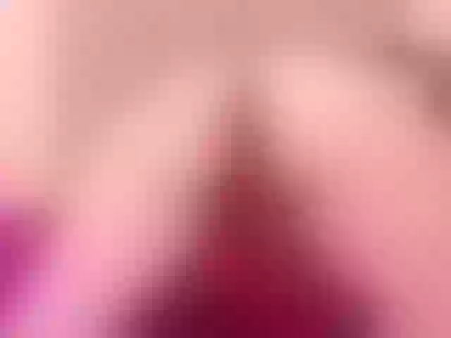 Live sex webcam photo for VickyyMoore #274040396