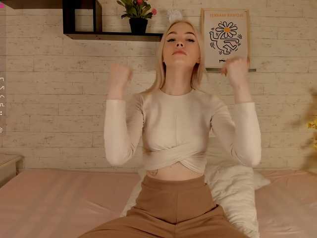 Live sex webcam photo for VictoriOlesia #273656008