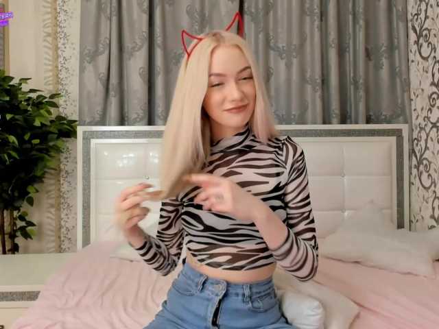 Live sex webcam photo for VictoriOlesia #273723581