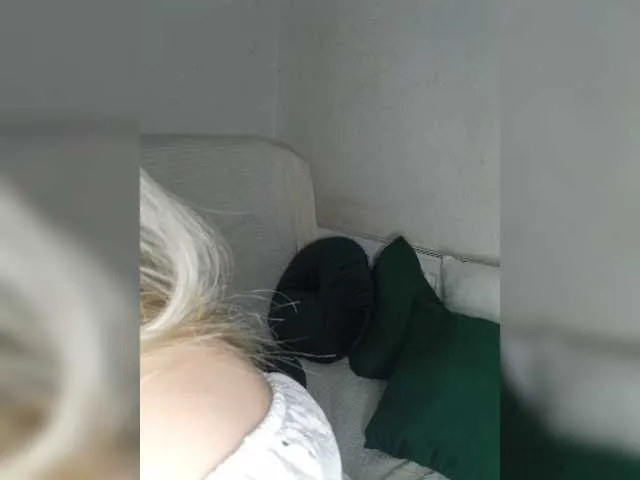 Live sex webcam photo for Victoria- #276804443