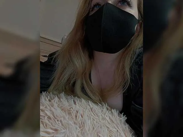 Live sex webcam photo for Victoria- #290388624