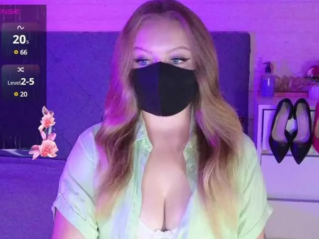 Live sex webcam photo for Victoria- #291590360