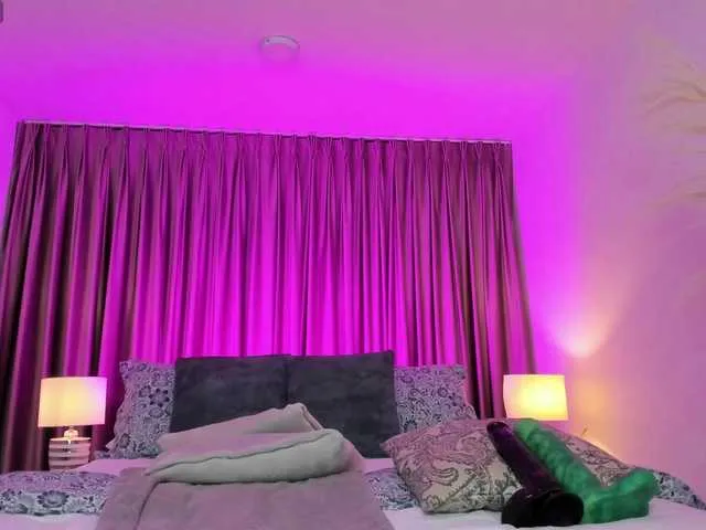 Live sex webcam photo for Victoria-Cooper #277707818
