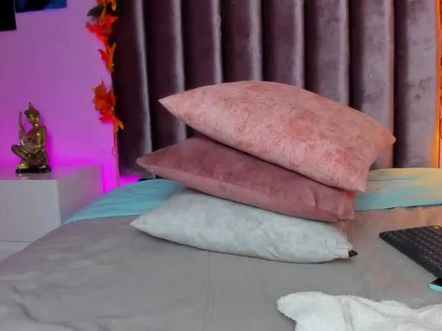 Live sex webcam photo for Victoria-Hellss #277605579