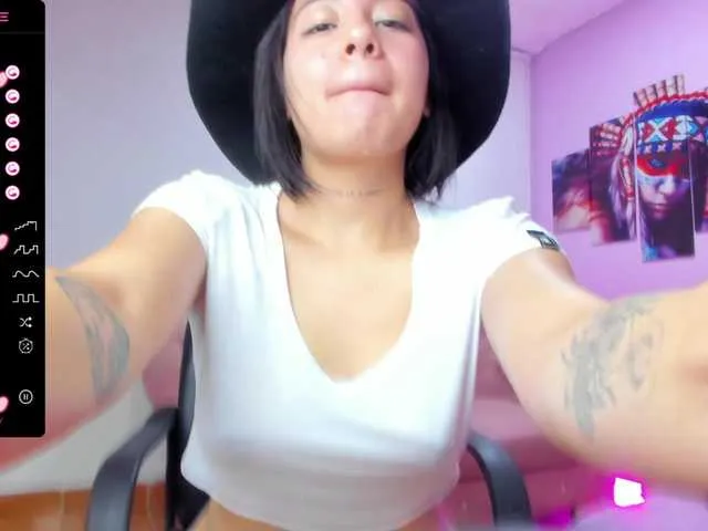 Live sex webcam photo for Victoria-Hellss #277617862