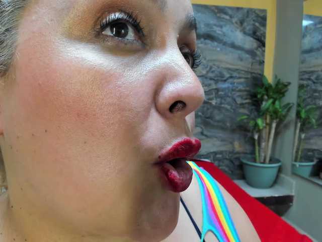 Live sex webcam photo for Victoria-Rosses #277724077