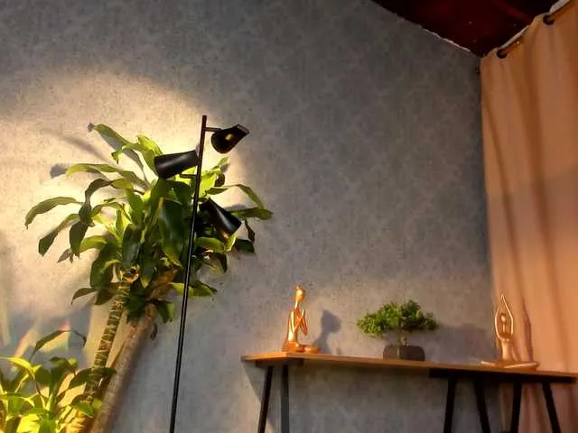 Live sex webcam photo for Victoria-regi #275581438