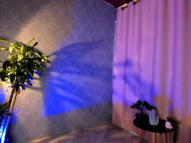 Live sex webcam photo for Victoria-regi #275949202