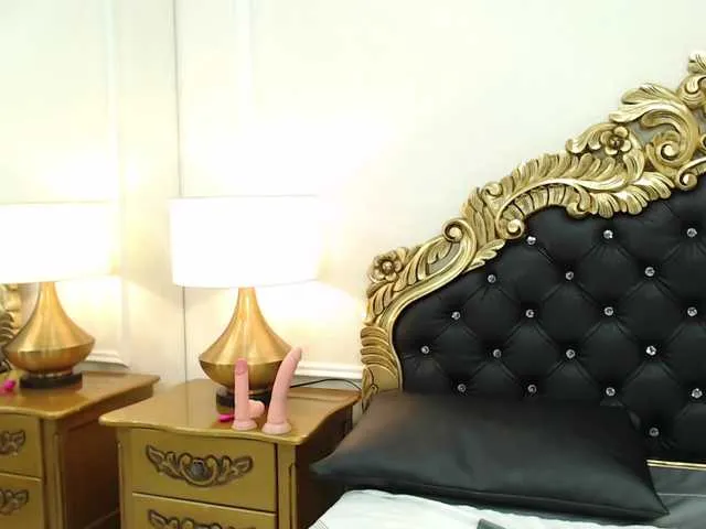 Live sex webcam photo for VictoriaAdams7 #288076879