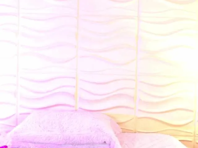 Live sex webcam photo for VictoriaAdams7 #290682423