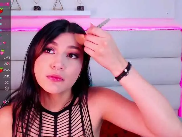 Live sex webcam photo for VictoriaCambe #276010237