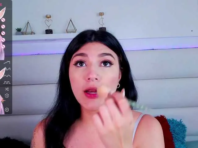 Live sex webcam photo for VictoriaCambe #276149361