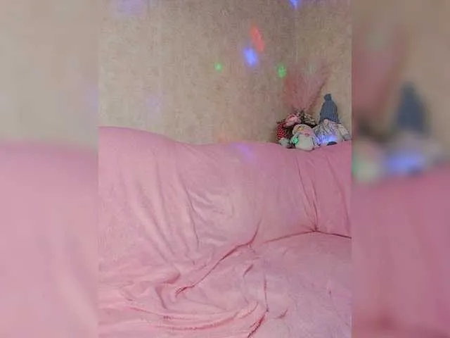 Live sex webcam photo for VictoriaDiamo #277440314